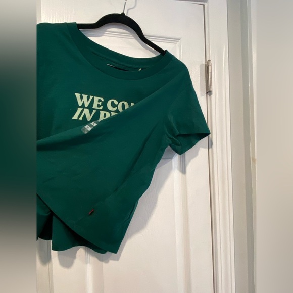 NWT Levi’s Size XL We Come In Peace Green Cotton Cropped Short Sleeve Tee Shirt - Picture 5 of 10